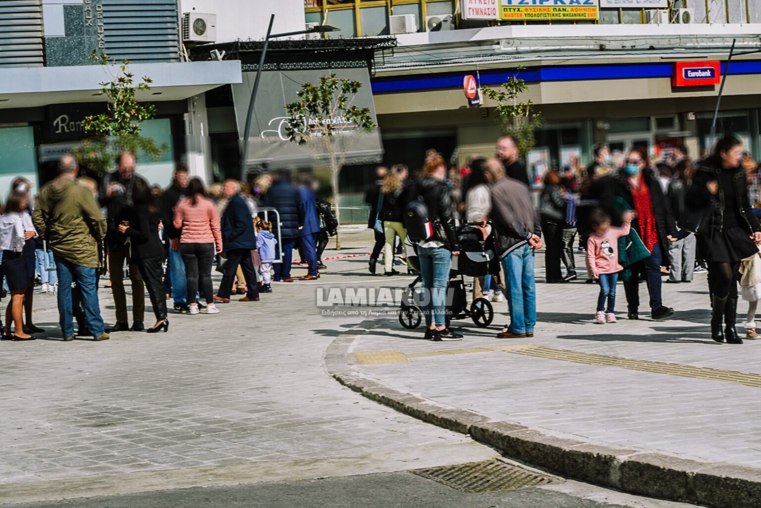 κοσμοσ κορνα1