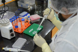 VACCINE EMVOLIO CORONAVIRUS 2048x1380 1