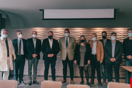 εξαδακτυλος λαμια 13