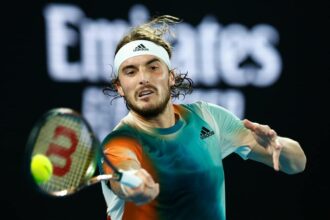 tsitsipas 8