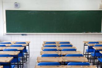 Classroom Desks 1024x629 1