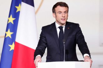 MACRON 2048x1423 1
