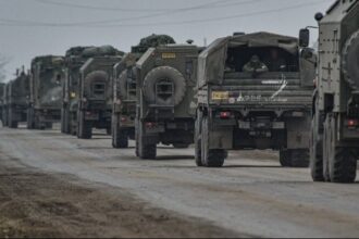 w25 214336UkraineRussiantroops25351797