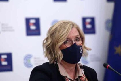 mina gaga 1536x1055 1