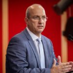 γιαννης οικονομου