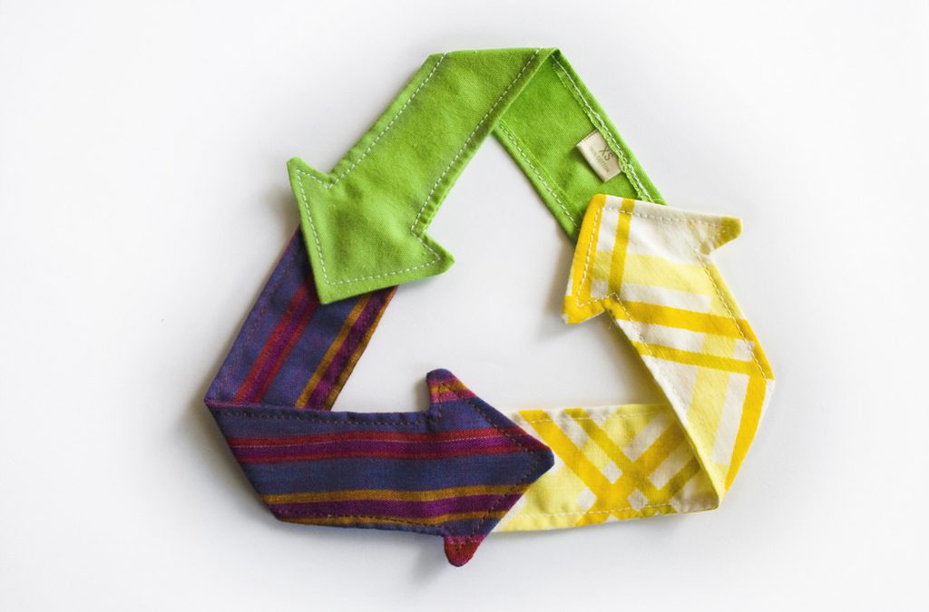 Recycle Triangle Cloth 1