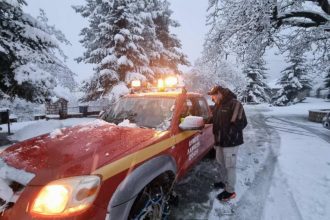 Σε επιφυλακή η Πολιτική Προστασία για τις χιονοπτώσεις και τις επόμενες ώρες - Ζώης Πολύζος: "Τα μηχανήματα δουλεύουν συνεχώς" (audio)