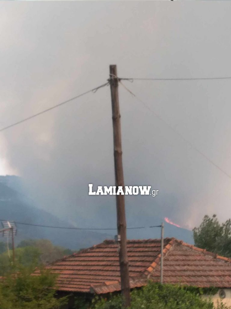 , Νεότερα : Μαίνεται η φωτιά έξω από την Μακρακώμη &#8211; μεγαλώνει το μέτωπο (νέες φώτο-βίντεο)
