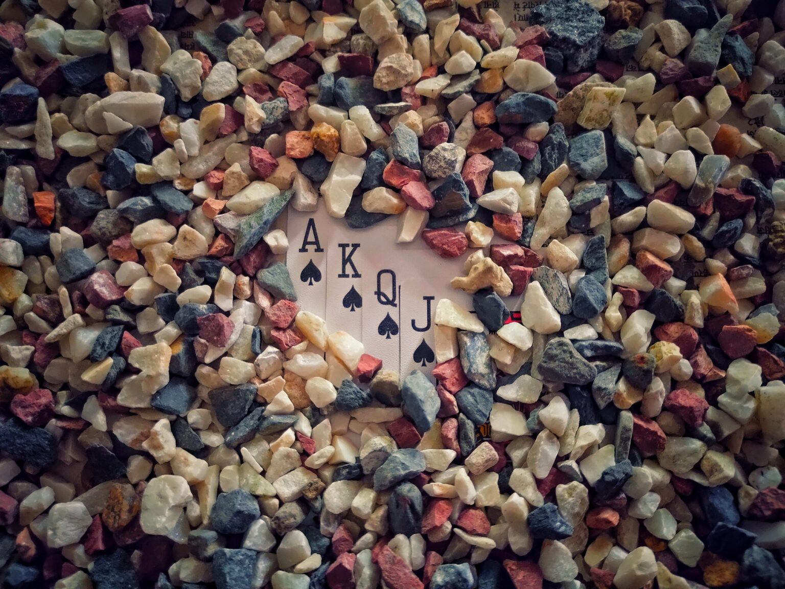 photo 1611210991827 c46845fc502c scaled