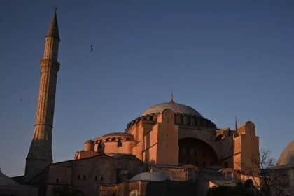 , Τουρκία: Ιστορικός ζητάει να μπει «λουκέτο» στην Αγιά Σοφιά, διότι υπάρχει κίνδυνος κατάρρευσης