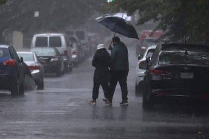 , ΗΠΑ: Οι καταρρακτώδεις βροχές στη Νέα Υόρκη η «νέα κανονικότητα» λόγω της κλιματικής αλλαγής δηλώνει η κυβερνήτρια της Πολιτείας
