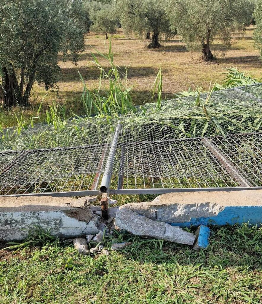 ΡΟΔΙΤΣΑ Γηπεδο Ποδοσφαιρου Καταστροφή στην περίφραξη 8 1