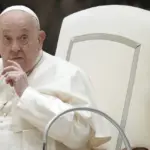 papas xeri sto stoma.jpg