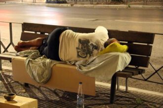 άστεγοι αργυρης μαρμαρας 4