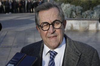 nikolopoulos