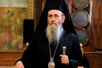 Mhtropolitis Naupaktou1