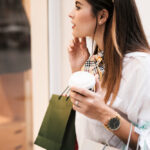 apo ti sinallagi stin ebeiria osa theloun oi katanalotes apo ta brands