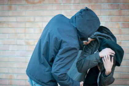 Αστυνομικό όχημα στο Μεσολόγγι στο πλαίσιο της υπόθεσης bullying σε 13χρονο