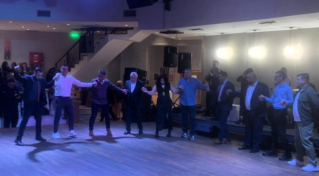 c4b5360d faa0 4271 b834 a325a689f4fa