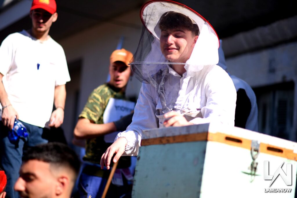 karnabali makrakomis 2026 129