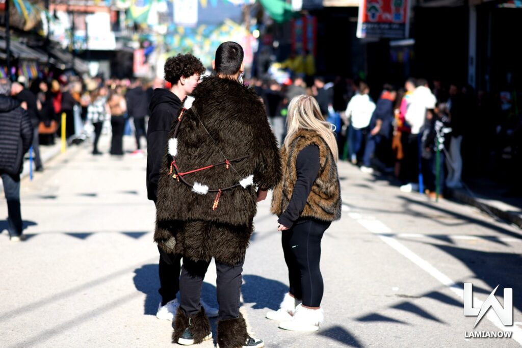 karnabali makrakomis 2026 180