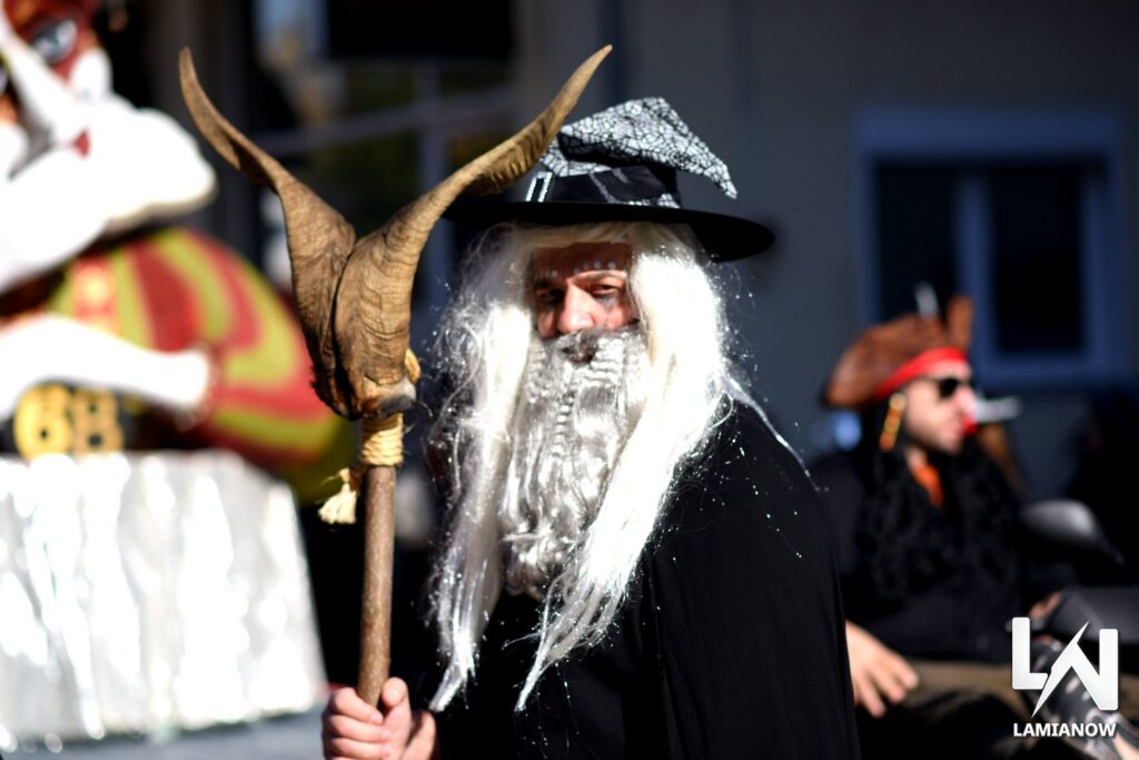 karnabali makrakomis 2026 220