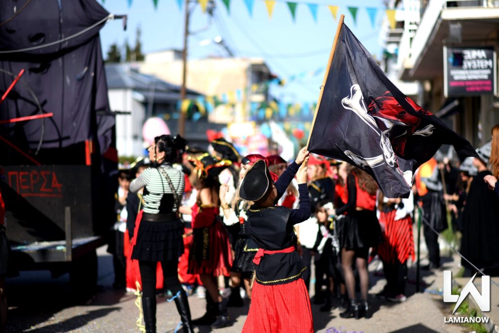 karnabali makrakomis 2026 270