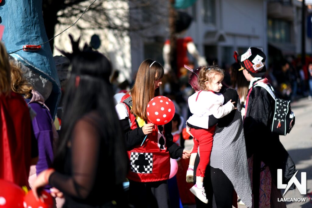 karnabali makrakomis 2026 275