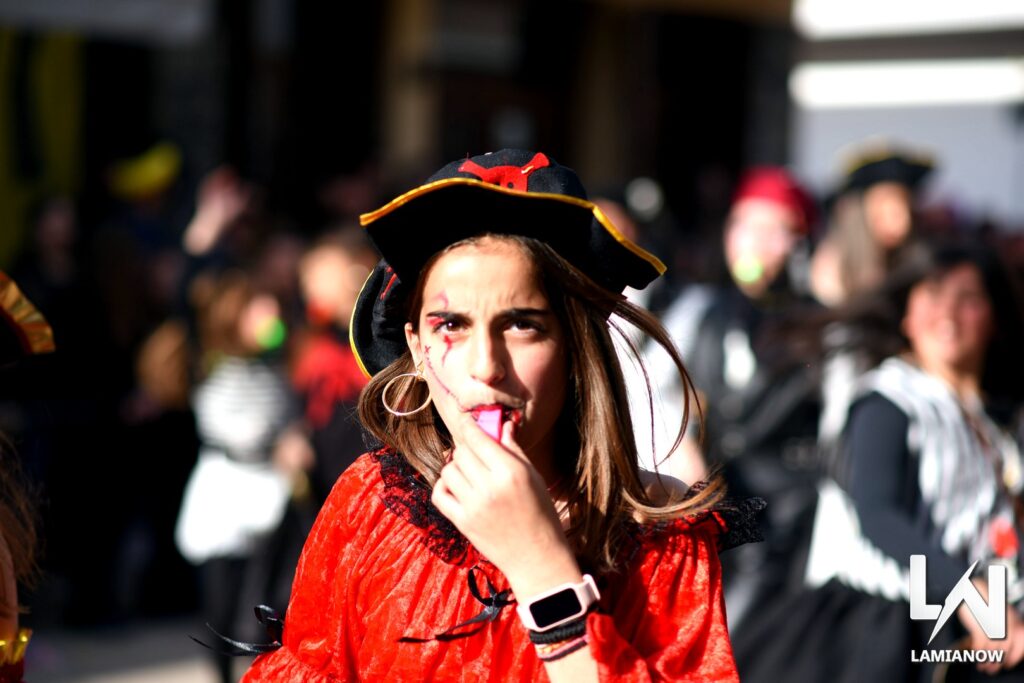 karnabali makrakomis 2026 295