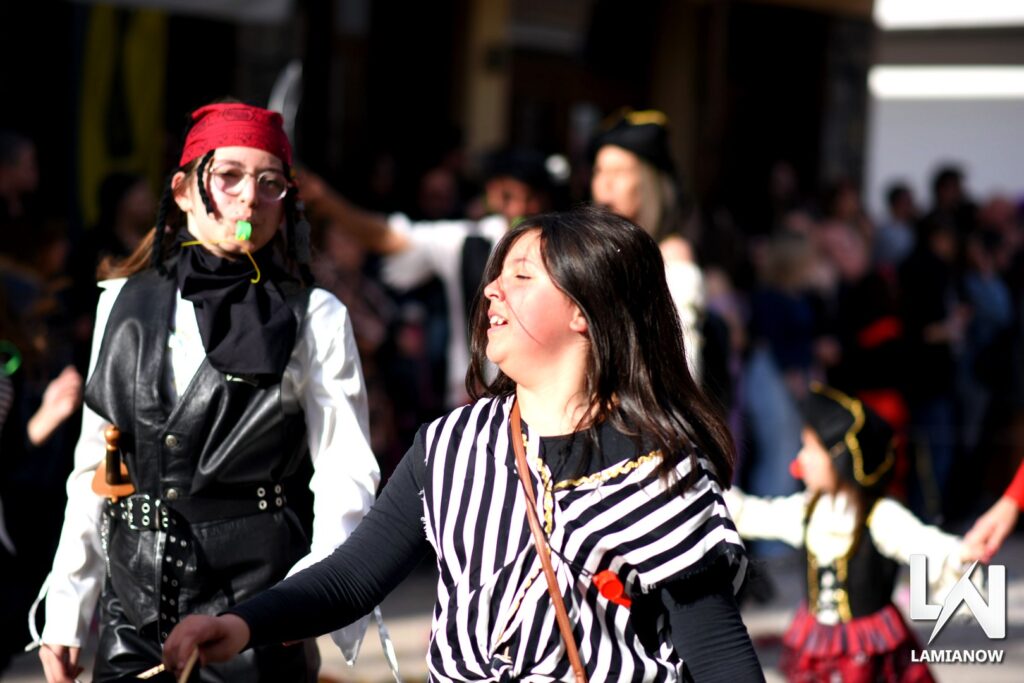 karnabali makrakomis 2026 296