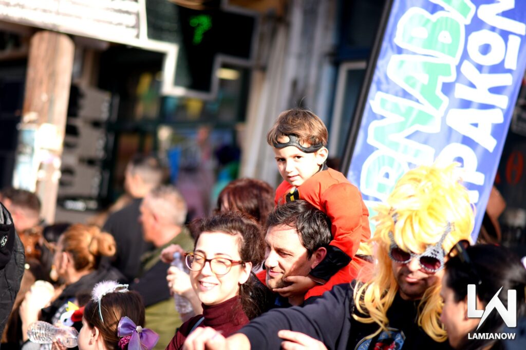 karnabali makrakomis 2026 305