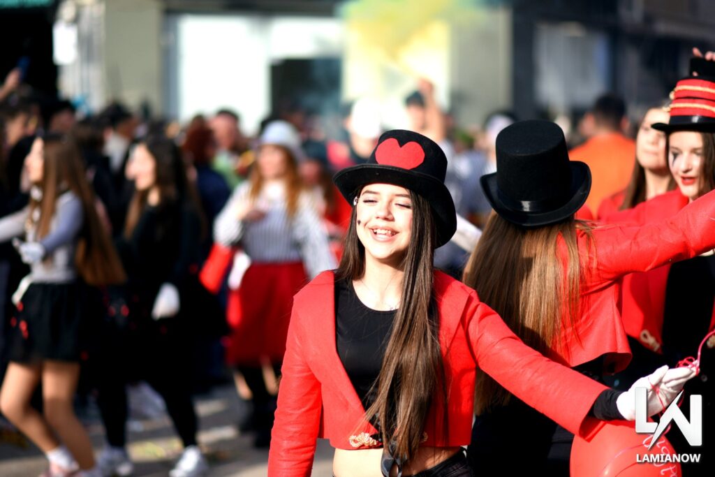 karnabali makrakomis 2026 308