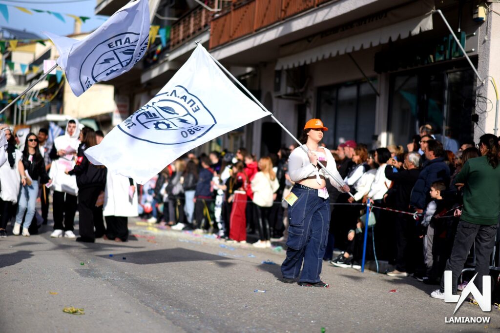 karnabali makrakomis 2026 320