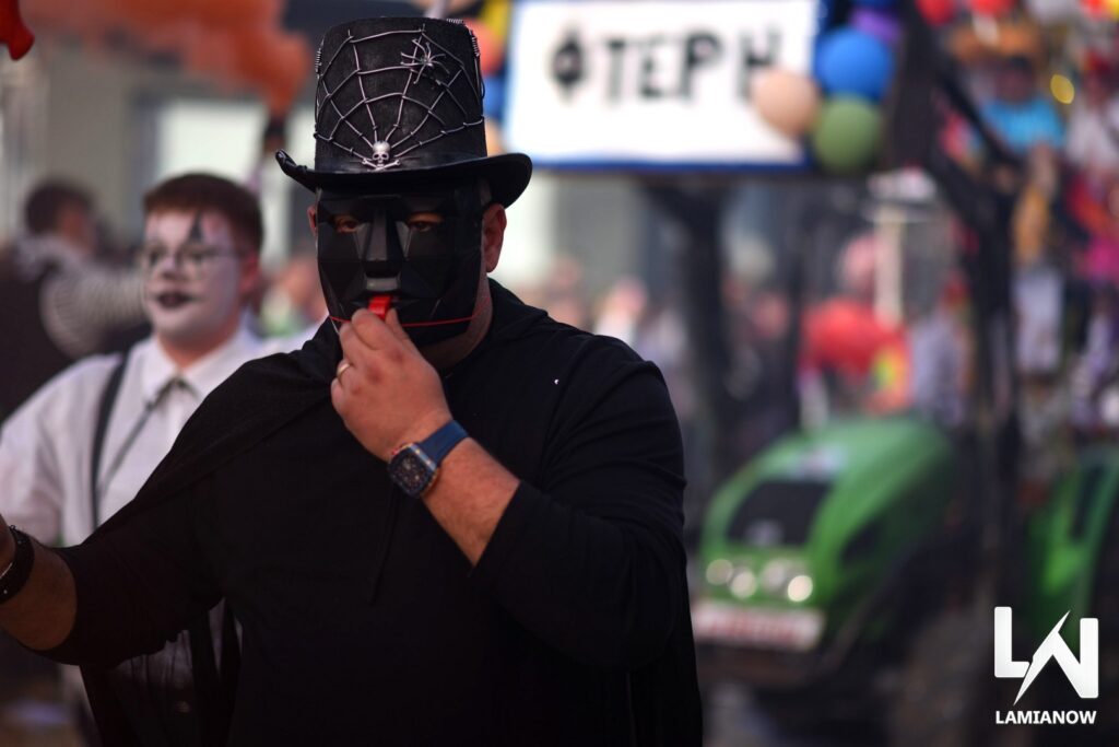 karnabali makrakomis 2026 362