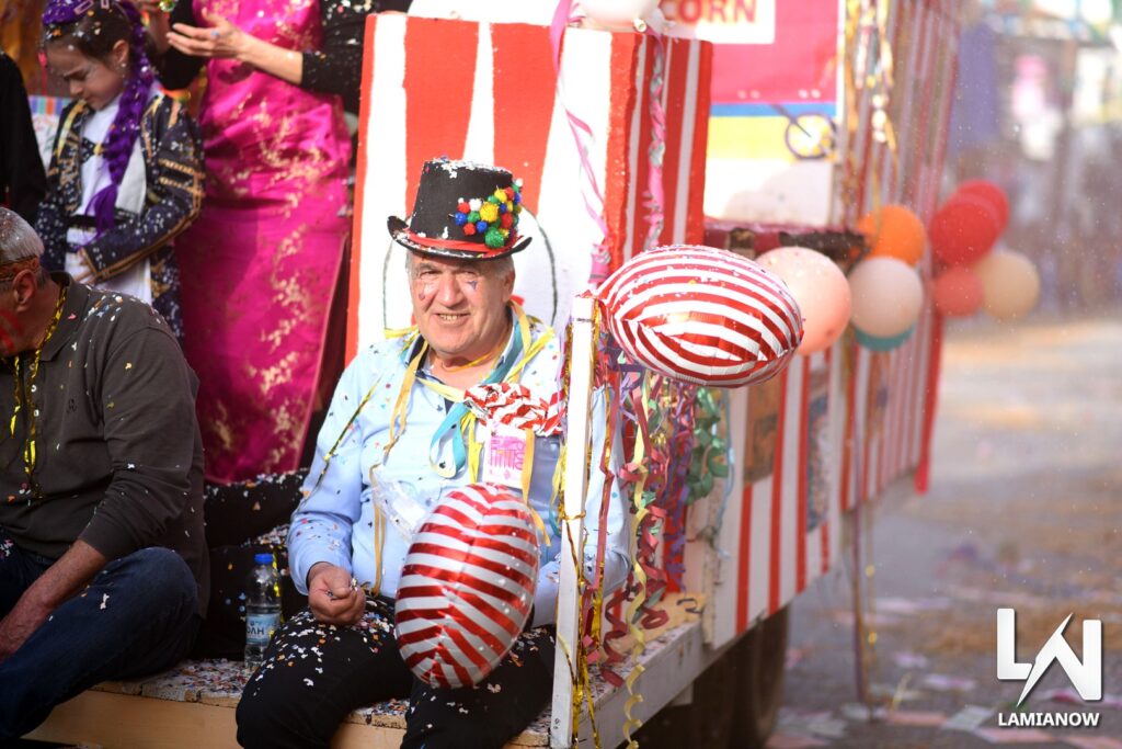 karnabali makrakomis 2026 366