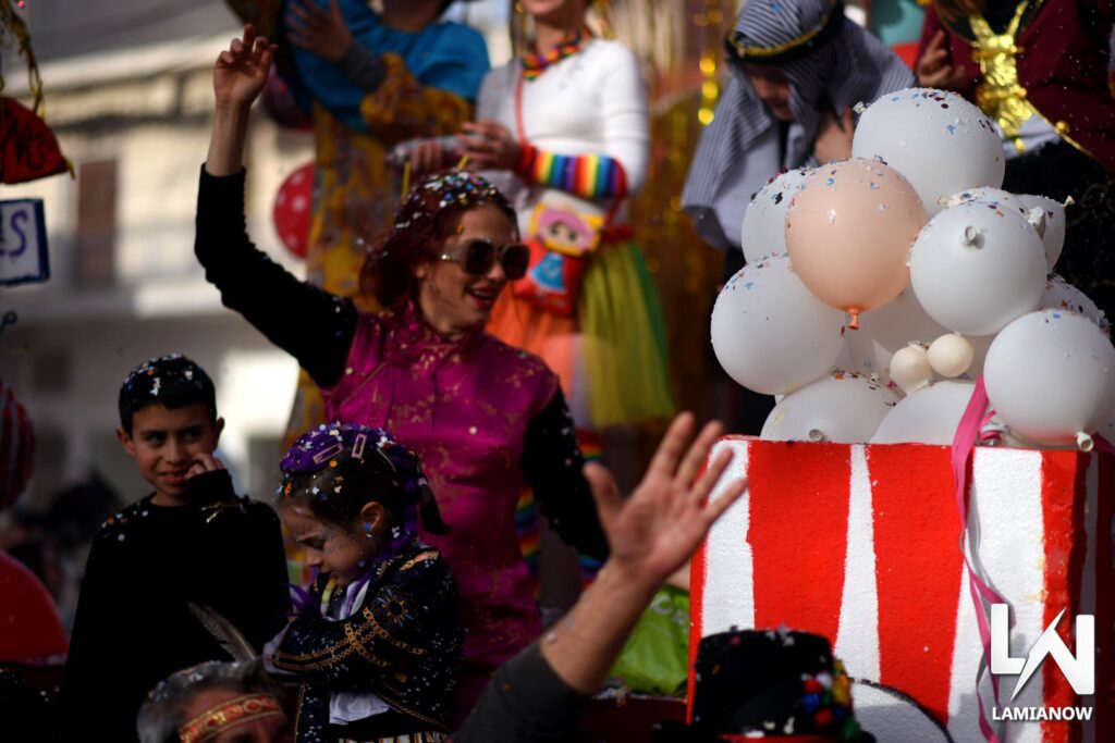 karnabali makrakomis 2026 367