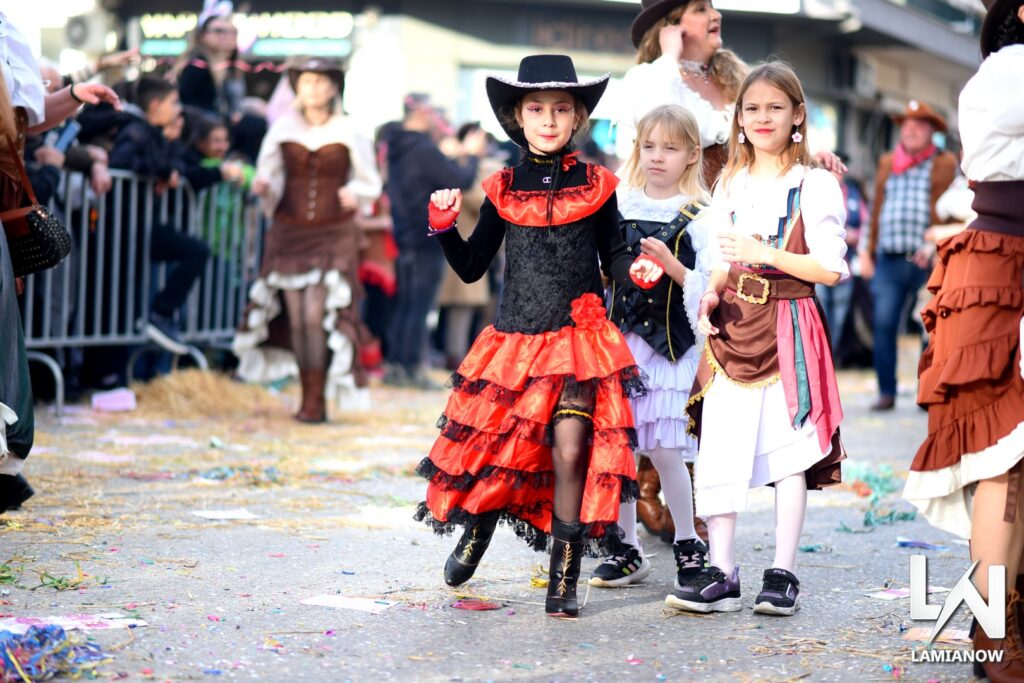 karnabali makrakomis 2026 428