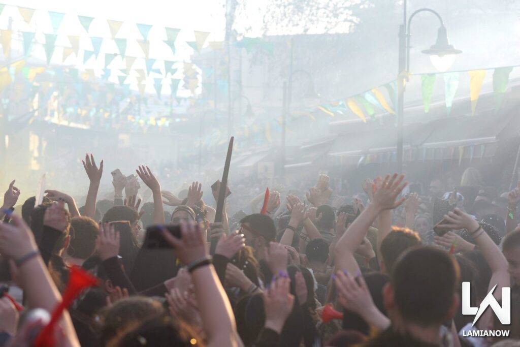 karnabali makrakomis 2026 592