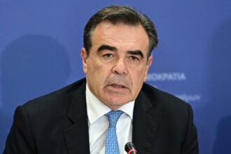 Ο Μαργαρίτης Σχοινάς μιλά στη Διακομματική Επιτροπή της Βουλής για αγροτικές ενισχύσεις και παράνομες επιδοτήσεις