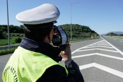 Αστυνομικός έλεγχος με ραντάρ σε δρόμο στη Θεσσαλονίκη