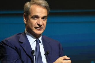 71154ff5 mitsotakis kata tsipra 1