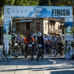 Αθλητές στο 3ο Oiti Mountain Bike Race στο Μαυρολιθάρι με φόντο τα βουνά της Οίτης