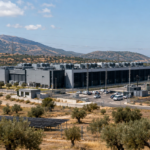 Εγκατάσταση data center με κτίρια και τεχνικές υποδομές σε βιομηχανική περιοχή