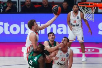 Ολυμπιακός και Παναθηναϊκός σε φάση από τον πρώτο τελικό της Stoiximan GBL στο ΣΕΦ