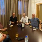 Ο Δήμαρχος Λαμιέων Πανουργιάς Παπαϊωάννου με αντιπροσωπεία του Συνδέσμου Αποστράτων Σωμάτων Ασφαλείας Νομού Φθιώτιδας στο γραφείο του