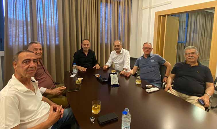 Ο Δήμαρχος Λαμιέων Πανουργιάς Παπαϊωάννου με αντιπροσωπεία του Συνδέσμου Αποστράτων Σωμάτων Ασφαλείας Νομού Φθιώτιδας στο γραφείο του