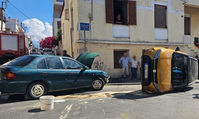 Τροχαίο ατύχημα με ανατροπή οχήματος στην οδό Γιαμπουδάκη στα Χανιά