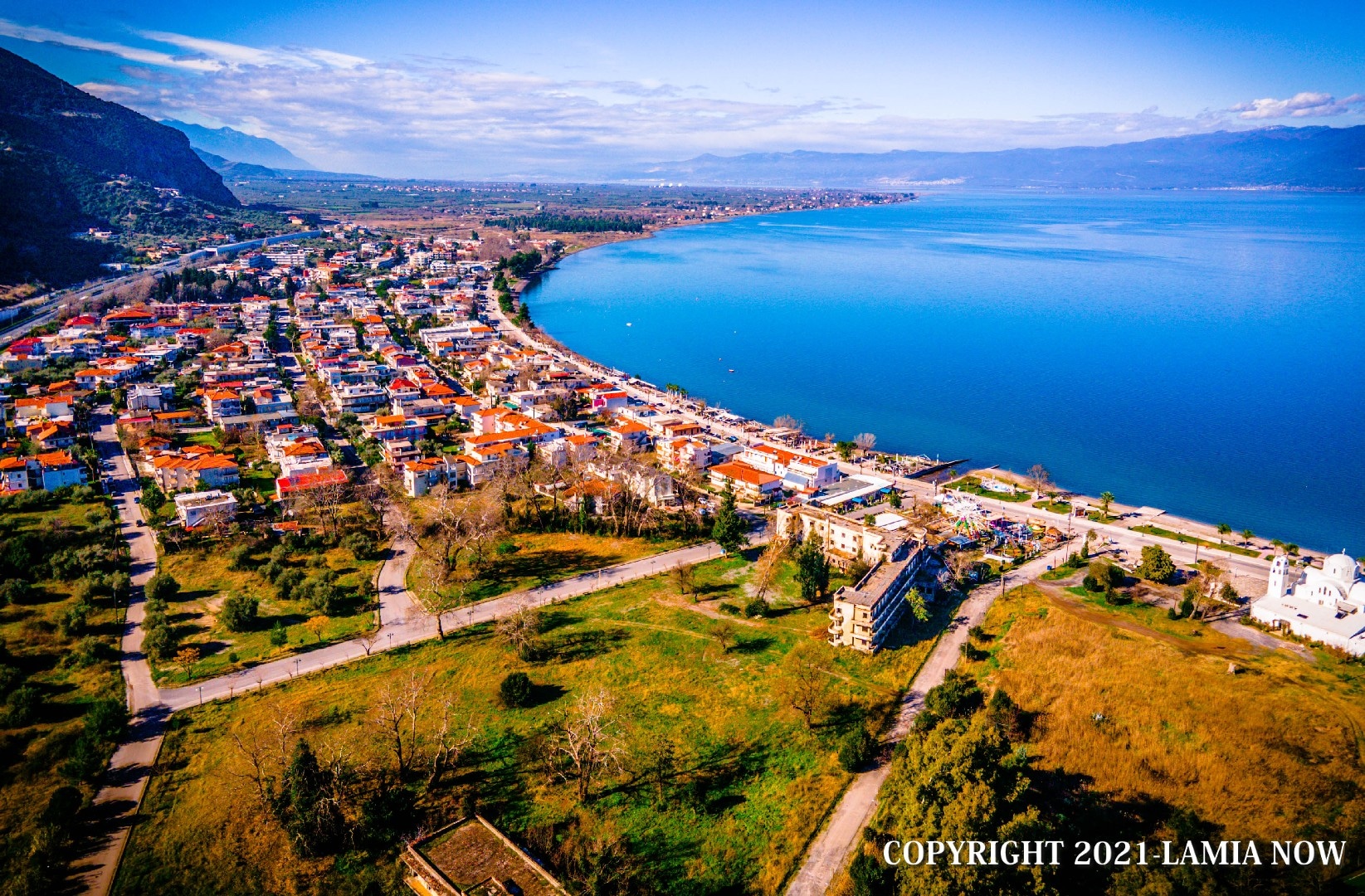 Δημοτικό αναψυκτήριο στο Καλλίδρομο Καμένων Βούρλων