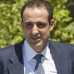 Ο Γρηγόρης Δημητριάδης άνοιξε νέο δικηγορικό γραφείο στη Θήβα