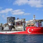 Το τουρκικό γεωτρύπανο Αμπντουλχαμίτ Χαν στη θάλασσα